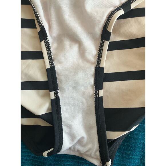 NEW Liz Claiborne Bikini Swimsuit Bottoms Navy Cream Stripe Size 14 - Picture 3 of 6